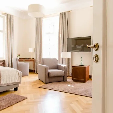 Altenburg 3*