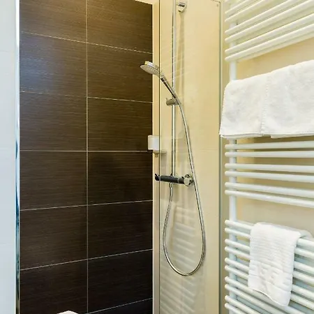 Hotel Altenburg 3*