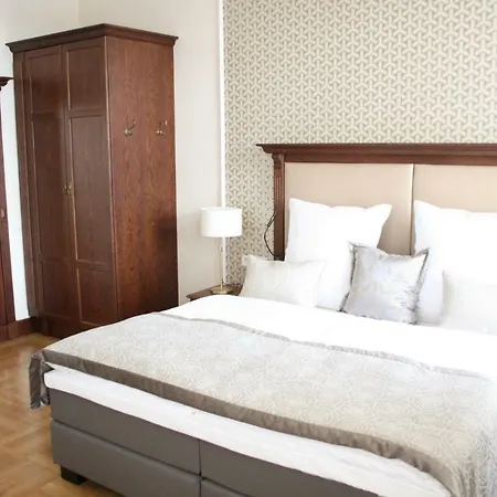 Altenburg 3*